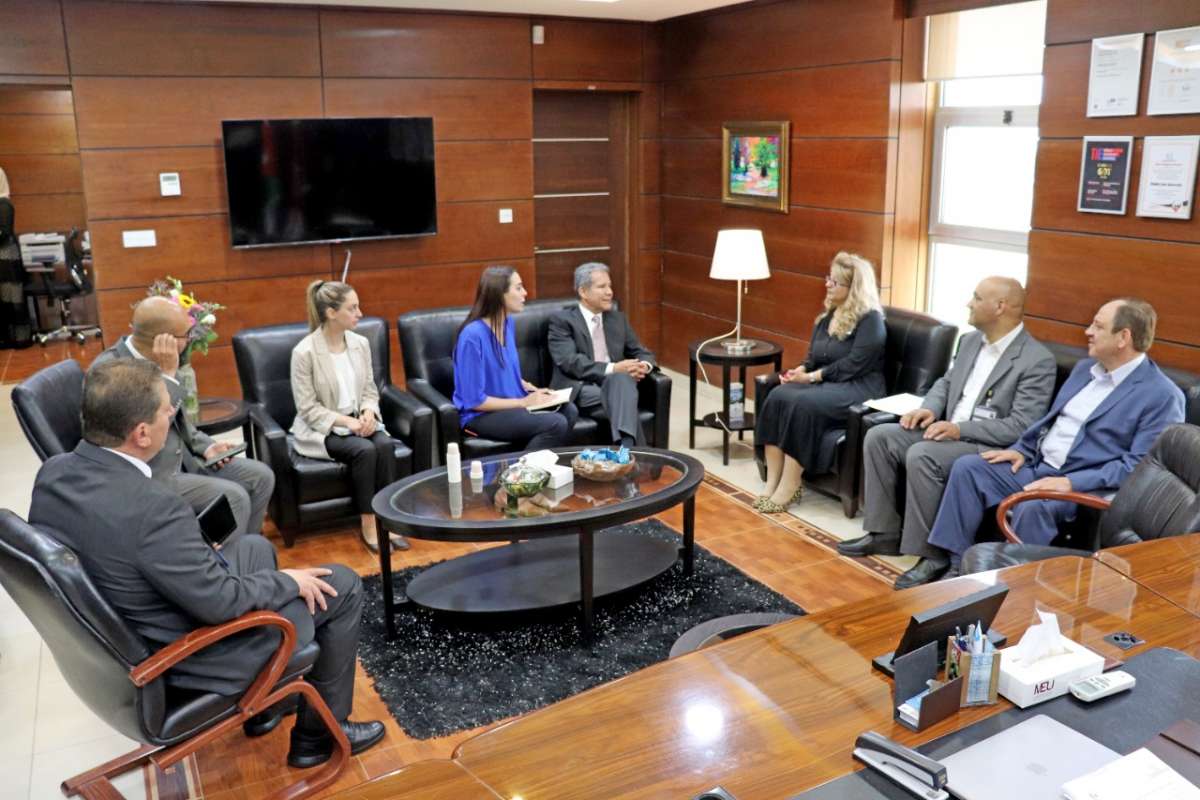 الشرق الأوسط والسفارة المكسيكية يوقعان اتفاقية تعاون مشترك