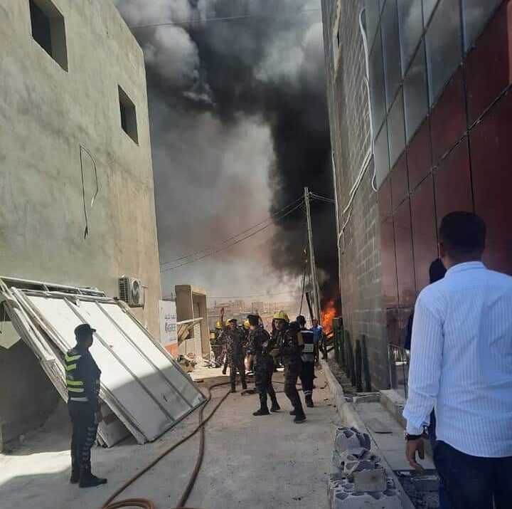 حريق بالقرب من مجمع عمان في إربد