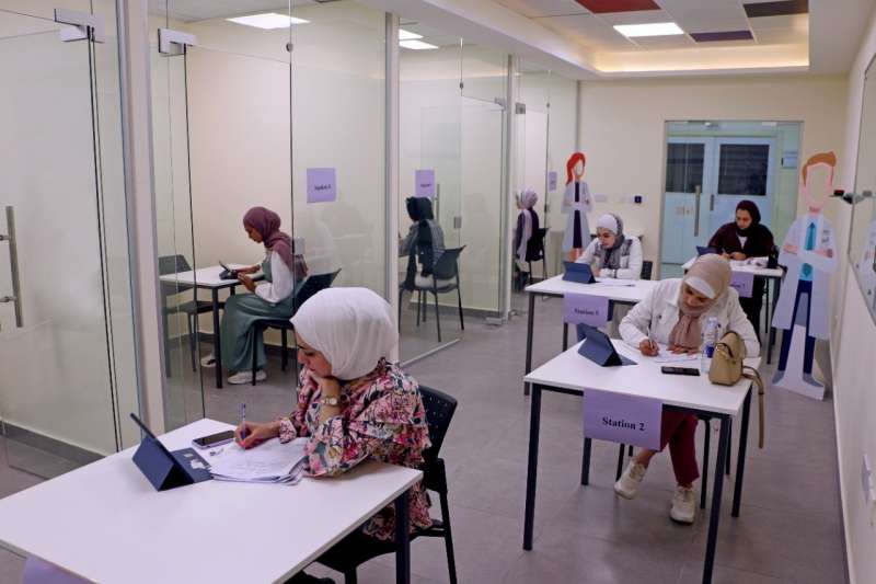 افتتاح مختبر الممارسة الصيدلانية في جامعة الشرق الأوسط