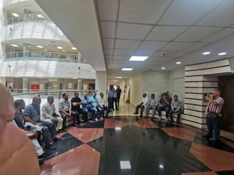 اطباء يحتجون امام مكتب وزير الصحة احتجاجا على تعديلات المجلس الطبي  صور
