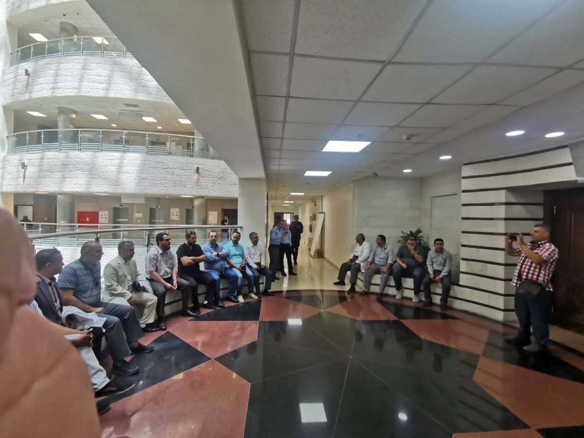 اطباء يحتجون امام مكتب وزير الصحة احتجاجا على تعديلات المجلس الطبي - صور