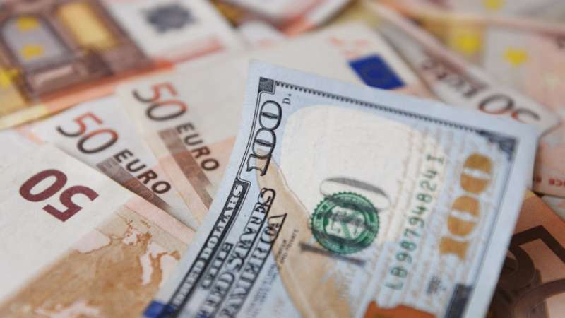 اليورو دون 0،99 دولار في أدنى مستوياته منذ 20 عاما في مقابل العملة الأميركية