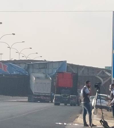 لحظة اصطدام مركبة إسعاف بجسر في الأردن - فيديو