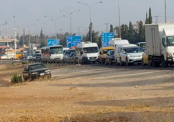 لحظة اصطدام مركبة إسعاف بجسر في الأردن - فيديو