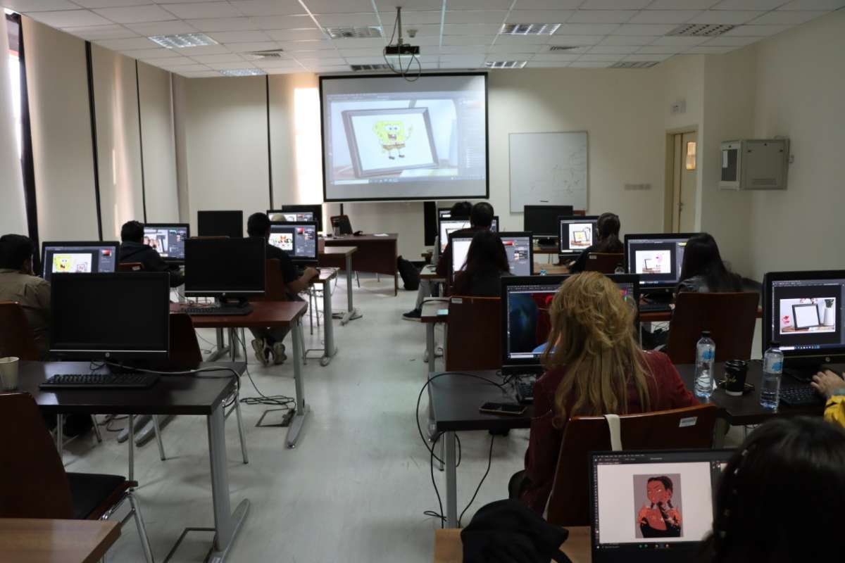كلية اللغات والاتصال في الجامعة الاميركية في مادبا تعلن عن برامجها الاكاديمية