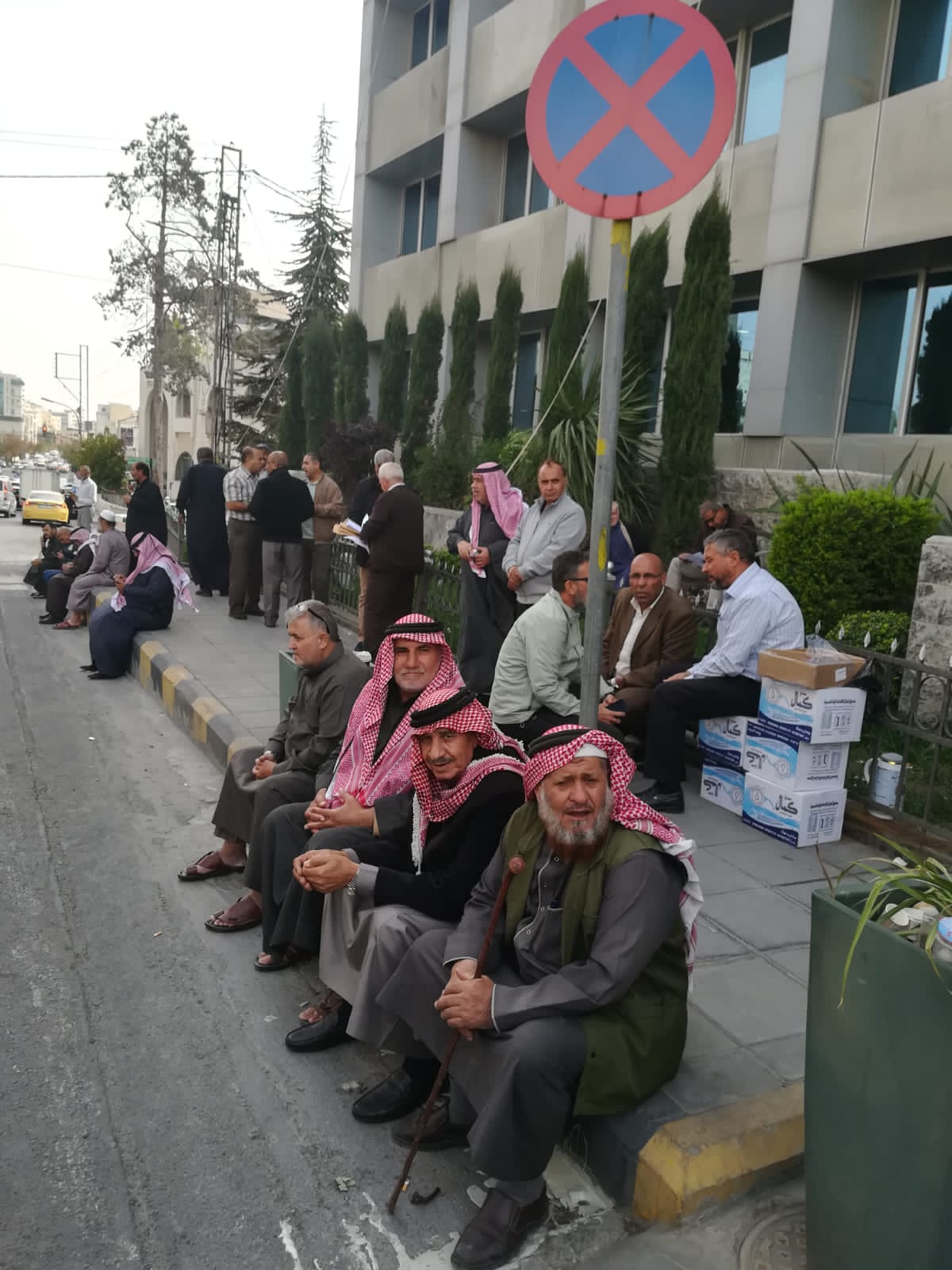 متقاعدو الفوسفات يجددون اعتصامهم ويستهجنون موقف ادارية النواب - صور