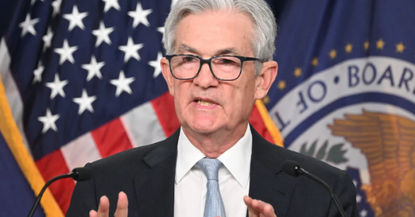 رئيس الفيدرالي: معدل رفع الفائدة قد يقل في اجتماع كانون الأول