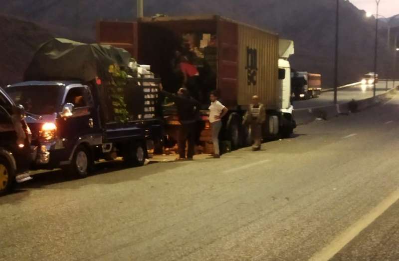إغلاق مقطع من طريق عمان – العقبة بعد جمرك وادي اليتم بسبب حادث سير