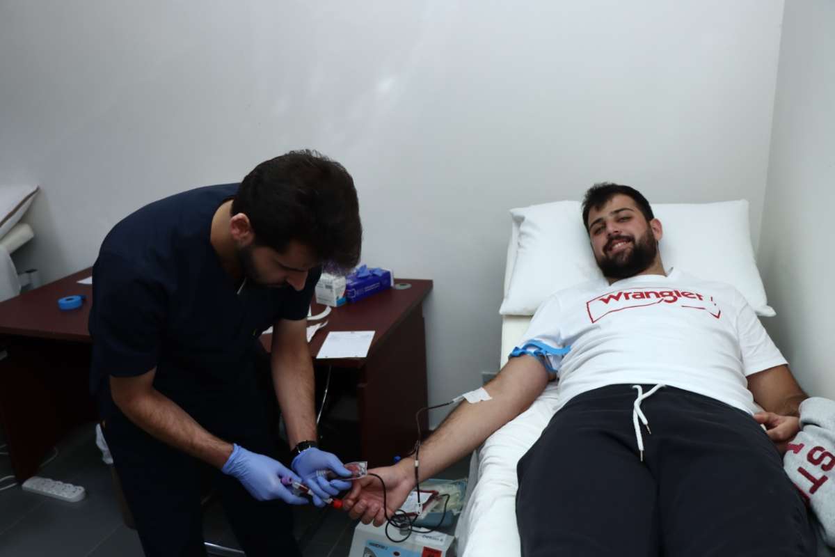 الجامعة الأميركية في مادبا تنظم حملة التبرع بالدم