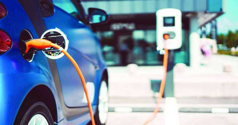 اسعار المحروقات تخفض الطلب على مركبات البنزين.. وارتفاع الطلب على مركبات الكهرباء بنسبة 170
