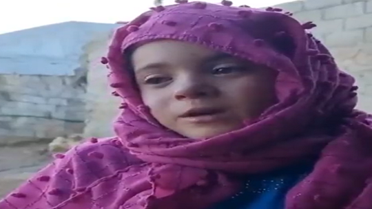 أختي ماتت من البرد.. مأساة طفلة سورية في مخيمات اللجوء