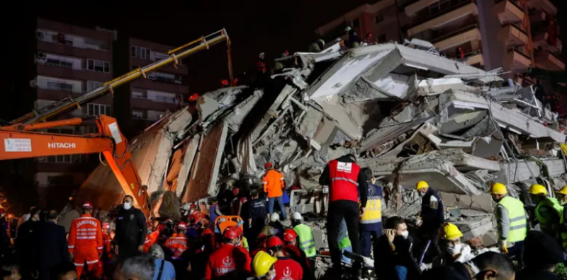 ناجون مصدومون بعد الزلزال في تركيا: كأنها نهاية العالم