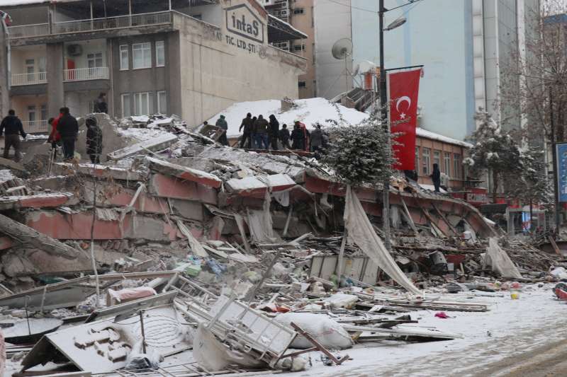 د. الطراونة يحذر من كوارث صحية جراء زلزال تركيا وسوريا