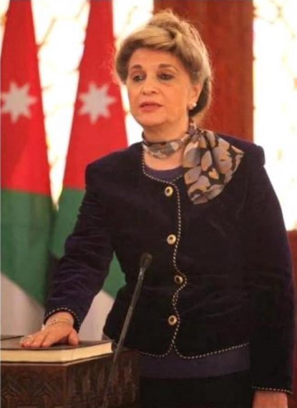 وفاة الوزيرة السابقة ناديا العالول
