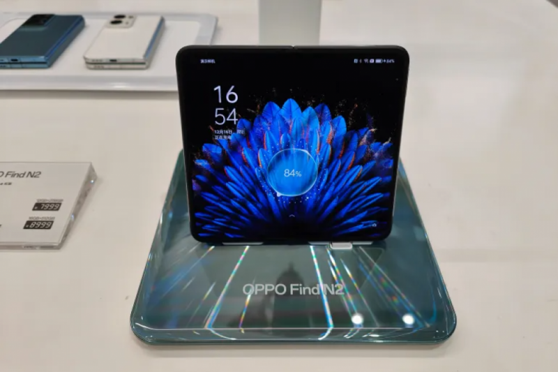 Oppo releases its foldable phone to the world