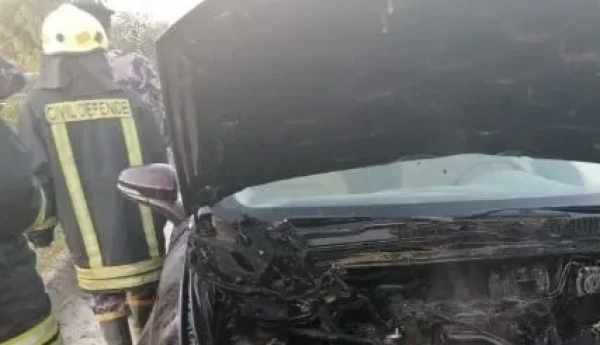 الدفاع المدني: إخماد حريق مركبة على طريق إربد عمان
