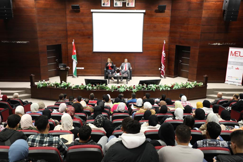 رئيسة الشرق الأوسط تحاور الطلبة الوافدين حول مسيرتهم العلمية
