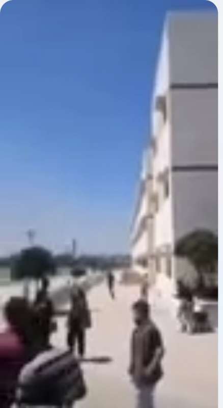 الامن يستخدم الغاز المسيل للدموع لتفريق مشاجرة طلابية امتدت خارج الجامعة الهاشمية