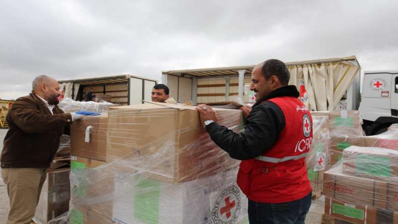 الصليب الأحمر ترسل شحنة مواد طبية من عمّان إلى السودان