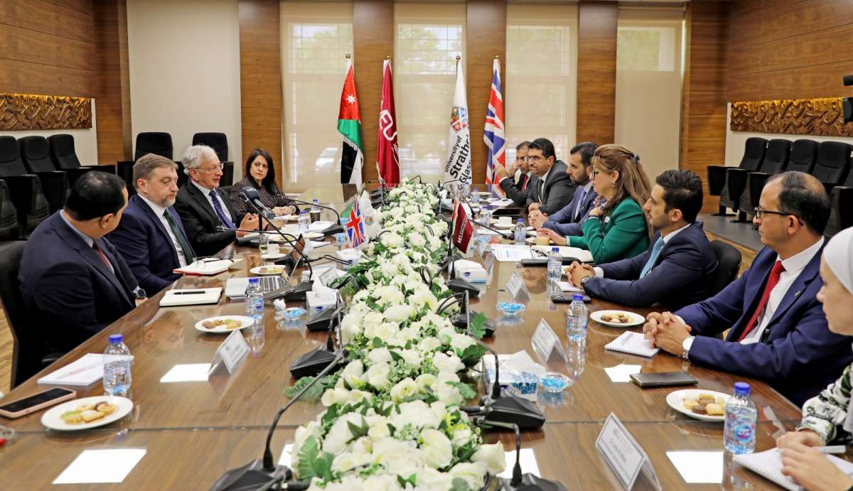 الشرق الأوسط وستراثيكلايد البريطانية يبحثان تنمية الشراكة ودراسة التحديات