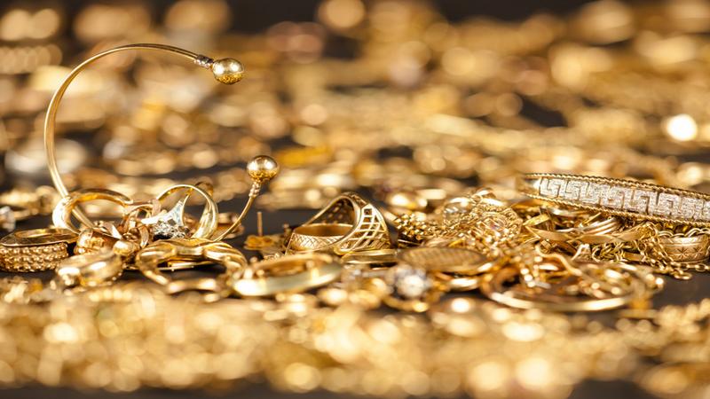 أسعار الذهب تنخفض 30 قرشا في الأردن الأربعاء