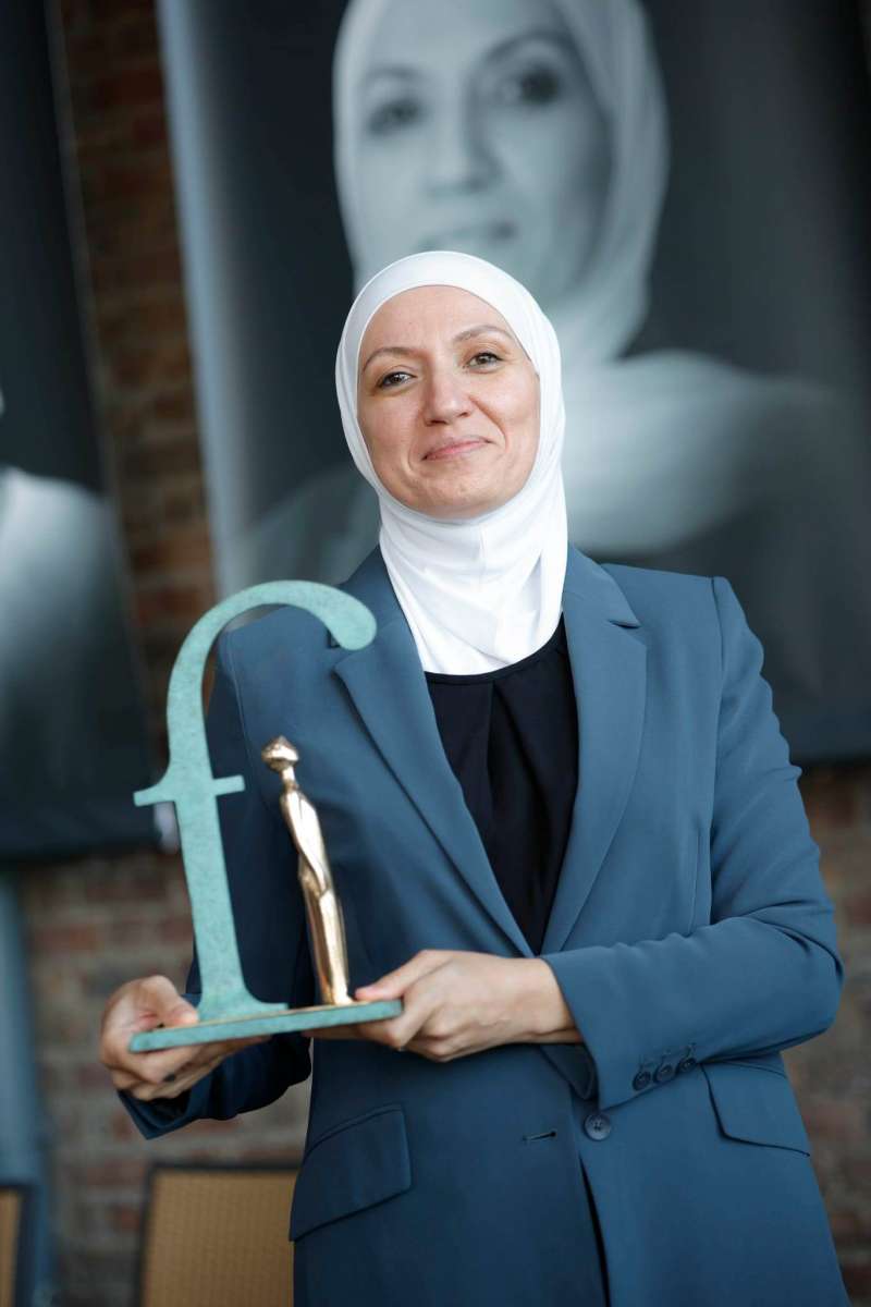 جائزة المدافعين عن حقوق الانسان للزميلة الاستاذة هالة عاهد - صور