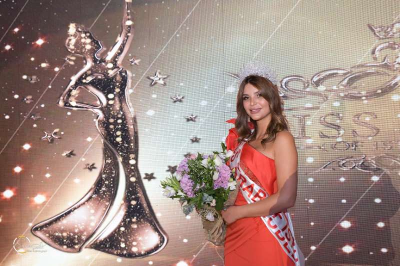 الأردنية رنيم كيلاني تحصد لقب ملكة جمال العرب في إسطنبول