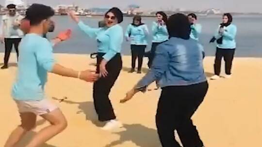 حفلات التخرج في مصر بين إثارة الجدل وقشعرة البدن (فيديو)