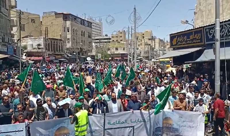 أردنيون يعتصمون في وسط البلد دعما للمقاومة الفلسطينية ورفضا للتطبيع مع الاحتلال