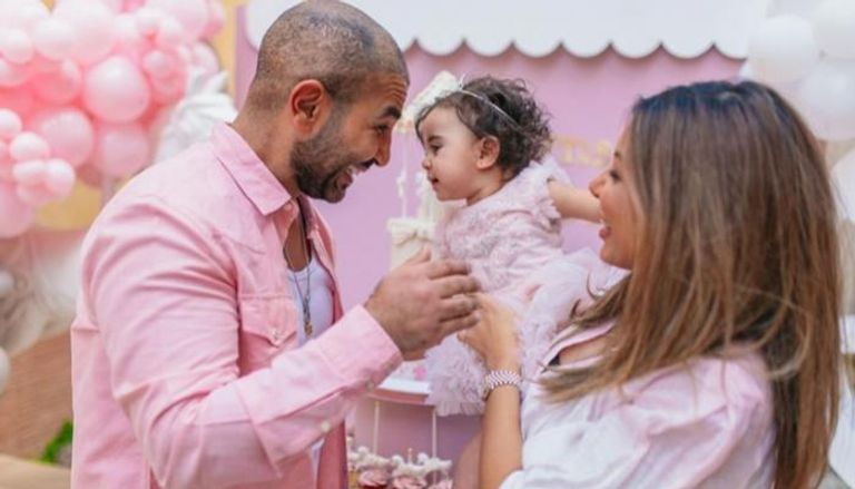 زوجة أحمد سعد تكشف حملها في طفلها الثاني: أحب مظهري هذا