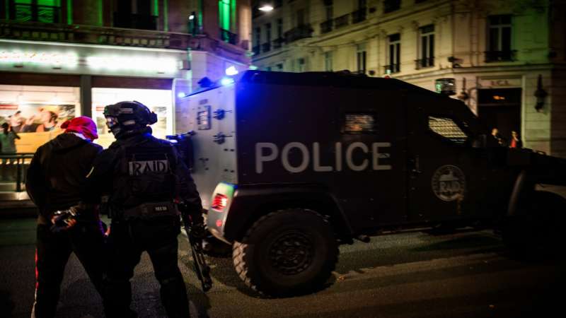 توقيف 994 شخصا خلال ليلة رابعة من أعمال الشغب في فرنسا
