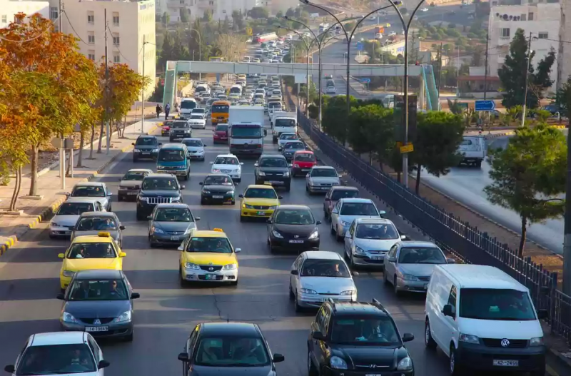 كثافة مرورية على مداخل عمان مع عودة الدوام بعد عطلة العيد
