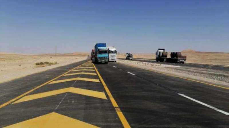 وفاتان و5 إصابات إثر حادث تدهور مركبة على الطريق الصحراوي