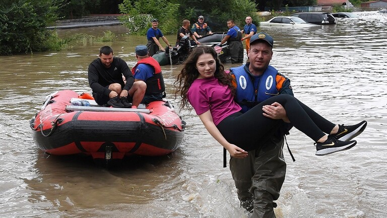 إجلاء أكثر من ألفي شخص بسبب الفيضانات في الشرق الأقصى الروسي (صور+فيديو)