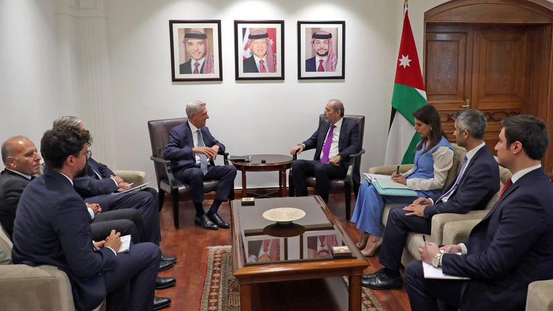 الأردن يؤكد ضرورة اتخاذ خطوات عملية فورية لعودة اللاجئين السوريين الطوعية إلى وطنهم