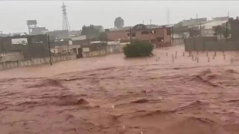 ليبيا.. انهيار سدين بمدينة درنة والمياه تجرف منطقة بالكامل إلى البحر فيديو
