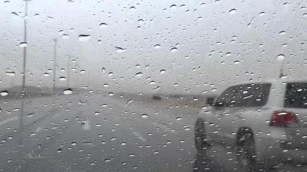 تساقط للأمطار على الصحراوي .. ودعوة السائقين للحيطة والحذر