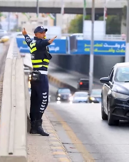 الشرطي داود يثير إعجاب الأردنيين  فيديو