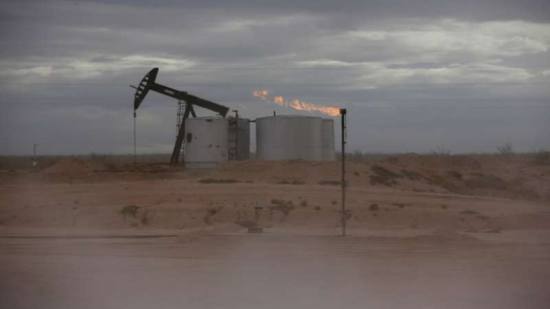 أسعار النفط تسجل أكبر خسائر أسبوعية منذ آذار