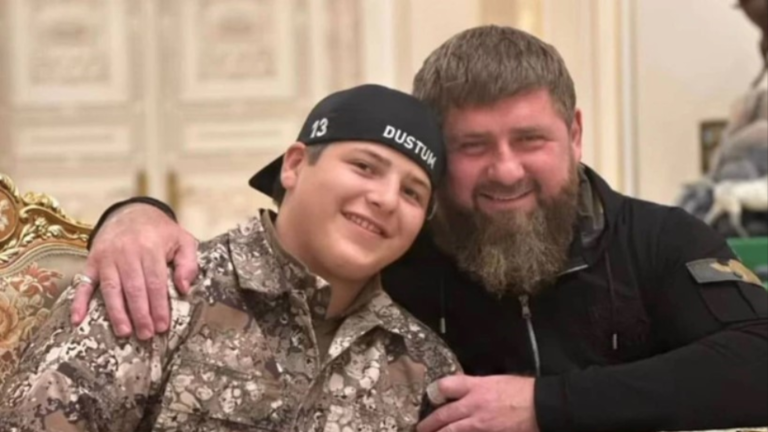 نجل رئيس الشيشان يحصل على لقب بطل الجمهورية
