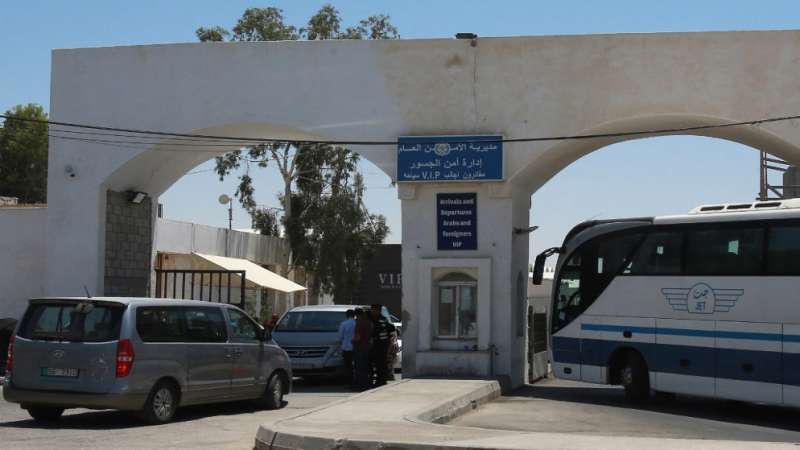 الاحتلال يغلق جسر الملك حسين امام حركة المسافرين والشحن