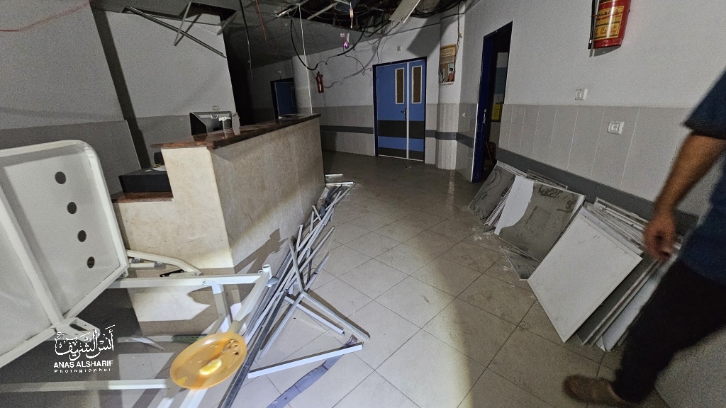 تضرر بعض الأجزاء في مستشفى الإندونيسي بغزة نتيجة القصف المتكرر لمحيطها