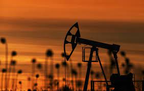 صعود أسعار النفط وسط مخاوف الإمدادات