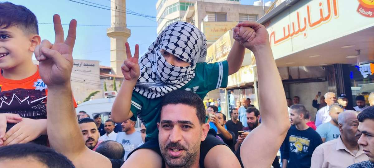 المئات في اربد: اهتف سمّع كلّ الناس.. احنا خلفك يا حماس - صور