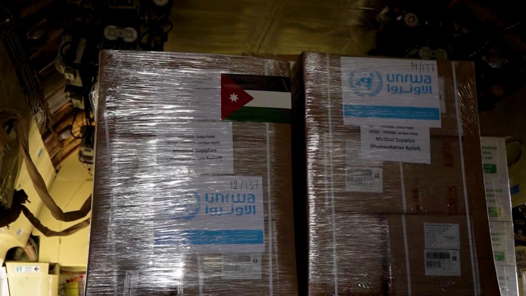 الأردن يرسل بالتعاون مع الأونروا طائرة مساعدات جديدة إلى غزة تحمل 45 طناً من المواد الطبية