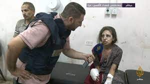 “صرت أتشهد”.. طفلة تنجو وأهلها بأعجوبة من قصف الاحتلال يعودون للنزوح لمستشفى في غزة (فيديو)
