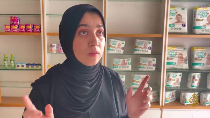 “أرفف شبه فارغة”.. غياب معظم الأدوية الأساسية في صيدليات رفح جنوبي قطاع غزة (فيديو)