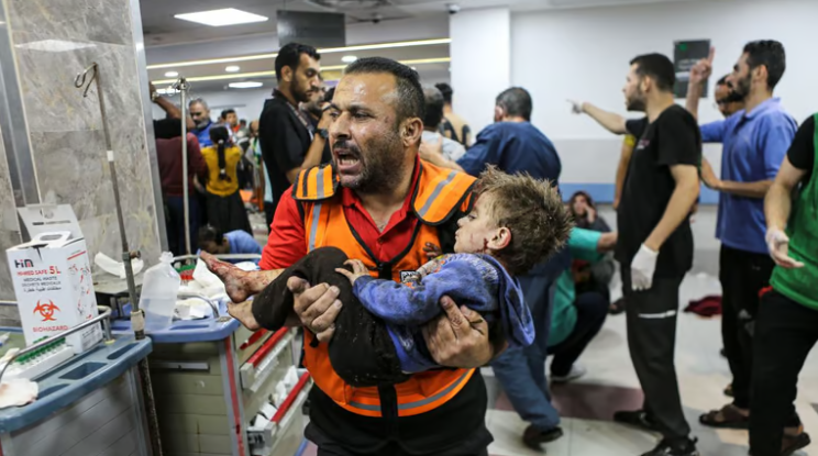 الإعلام الحكومي بغزة : الاحتلال يُروّج أكاذيب ويمارس التضليل تمهيداً لتدمير المستشفيات وقتل المرضى