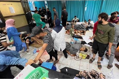 مسؤول بالمستشفى الإندونيسي: كل من يخرج حياته معرضة للخطر
