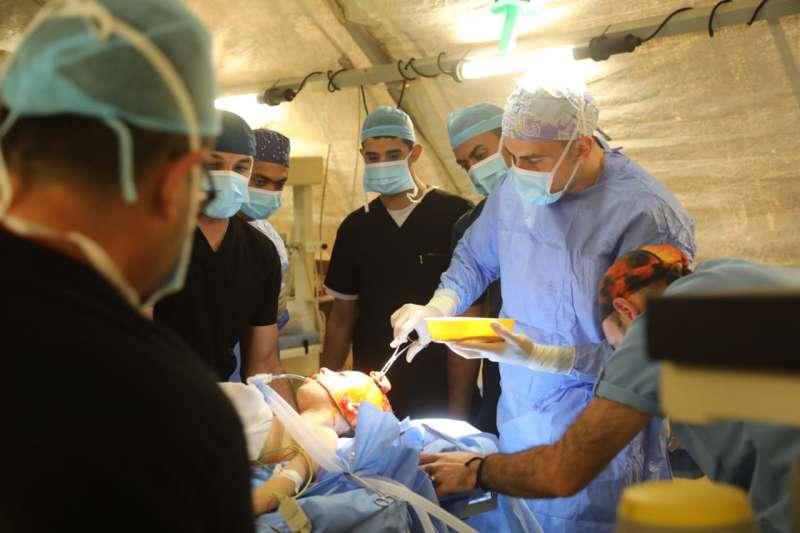 المستشفى الميداني الأردني جنوب غزة يستقبل جرحى القصف الإسرائيلي